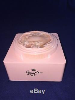 1950-1960s Evyan White Shoulders Dusting Bath Powder Talcum Art Deco Box