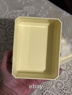 CIARA BY CHARLES REVSON Luxurious Perfume Dusting Powder New Opened Celluloid
