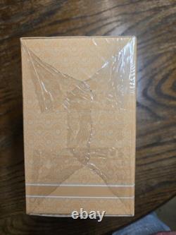 Chloe vintage perfumed dusting powder 6 oz 170 G Brand new. Sealed See Pics