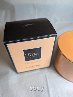 LANCOME Tresor Perfumed Dusting Body Powder (92.1 g) & EDP Parfum 1 oz, Gift Set