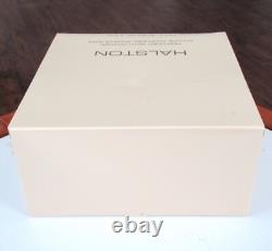 New Halston Perfumed Bath Powder Sealed Dusting Talc 150g 5.3oz NIB Discontinued