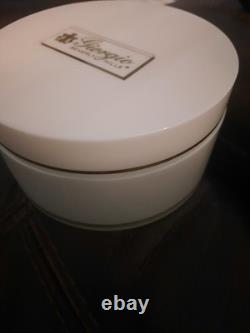 New in Box Giorgio Beverly Hills Extraordinary Perfumed Dusting Powder 5 oz 142g