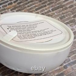New vintage Nina Ricci 7 oz L'Air du Temps Talc Perfume Dusting Powder Puff