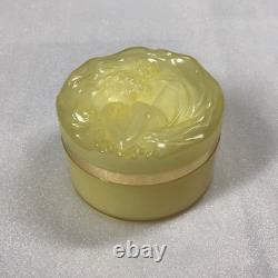 VTG CIARA Perfumed Velvet Dusting Powder 6 Oz Charles Revson SEALED (U. S. A.)