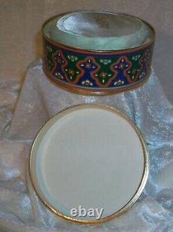 Vintage 1970 Round Revlon Moon Drops Perfume Dusting Body Powder Medallion 5915