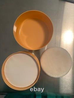 Vintage Chloe Perfumed Dusting Powder. 2.6 Ounce. New In Box