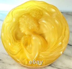 Vintage Ciara Perfumed Dusting Body/Bath Powder 6oz. Charles Revson Sealed