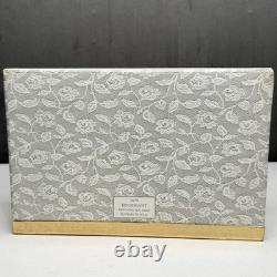Vintage Houbigant Essence de Chantilly Perfume Powder Box Gift Set Women 2pc New