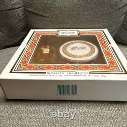 Vintage -New in box Lady Stetson gift set, cologne spray and dusting powder