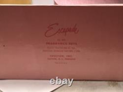 Vintage Shulton Escapade Set 3 1/2 fl. Oz Toilet Water & 7 Oz Dusting Powder New